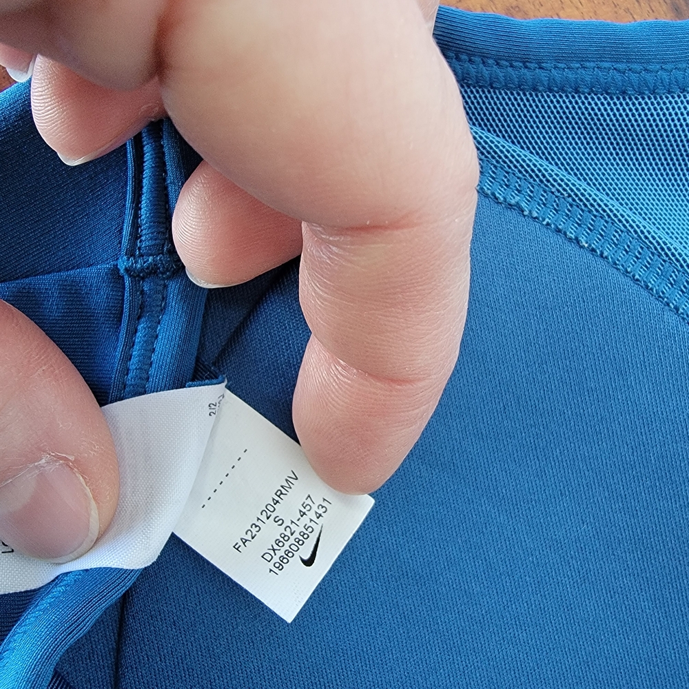 Nike Swoosh Women's  Blue Sports Bra - Picture 7 of 8